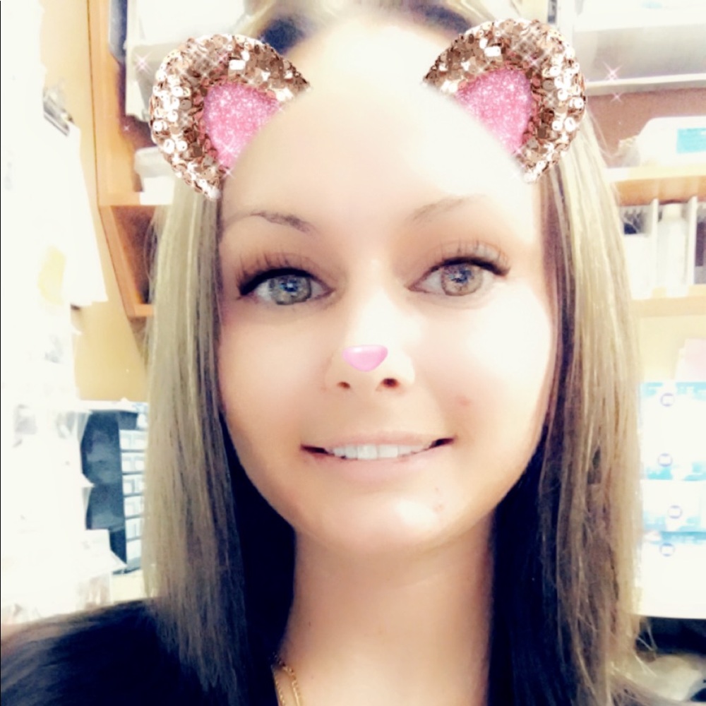 Meet your Posher, Victoria